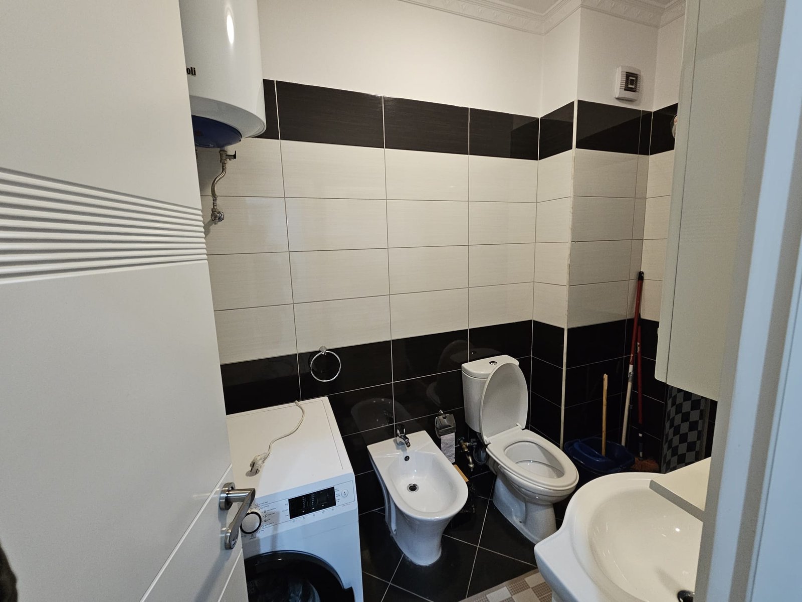 Jepet me Qira Apartament 2+1+2 – Bulevardi Migjeni