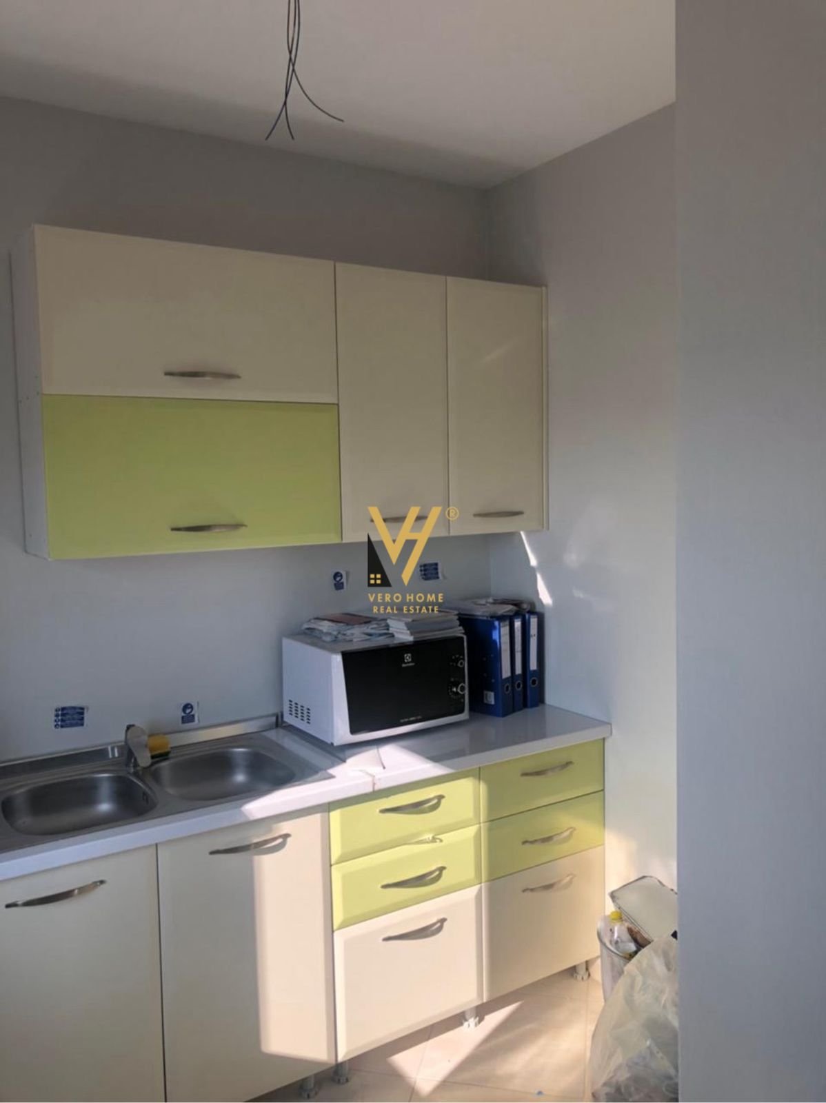 ZYRE 107 M2 ME QERA TE JORDAN MISJA 600 EURO