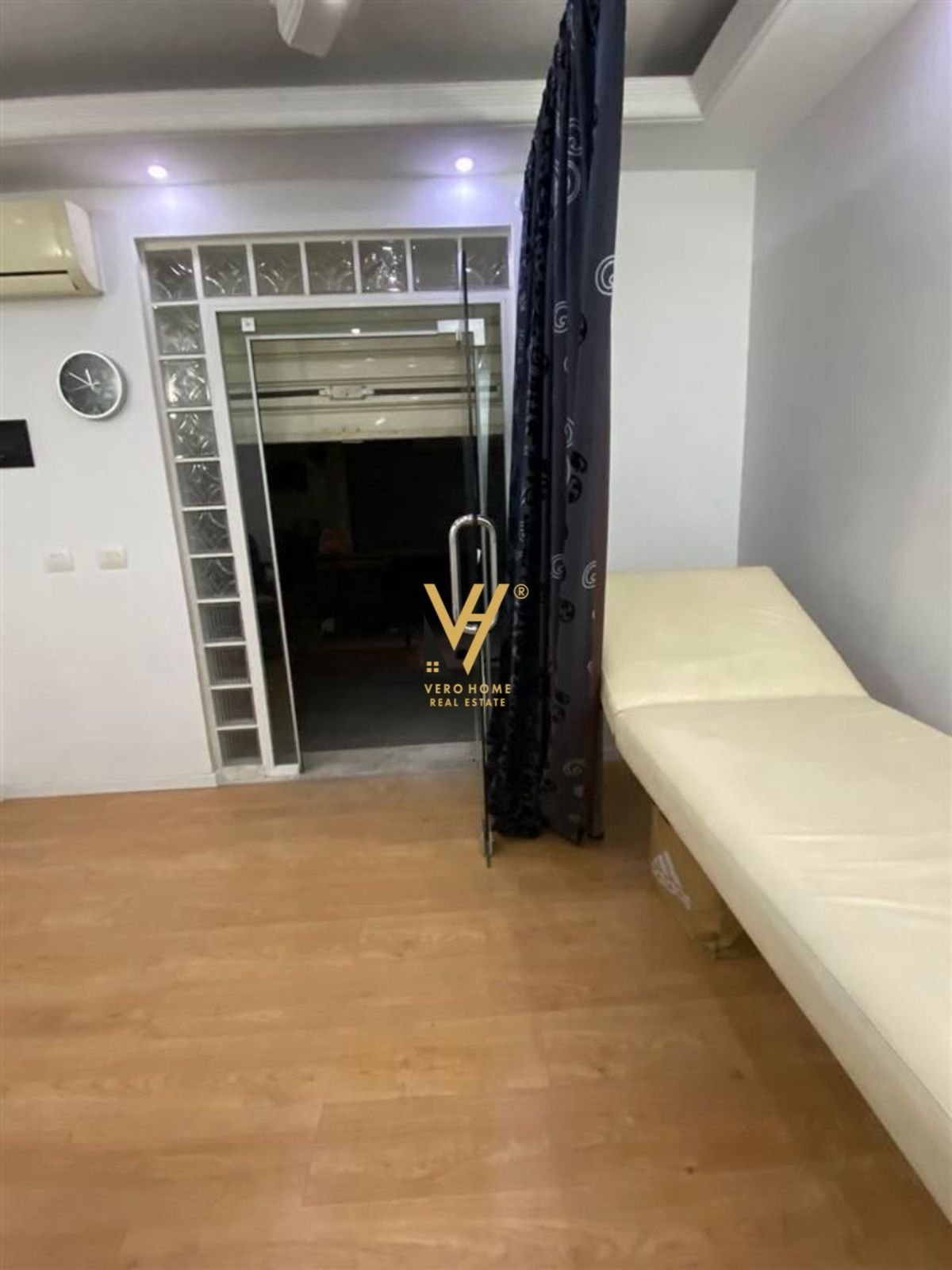 DYQAN 20 M2 ME QERA NE ALI DEM 350 EURO