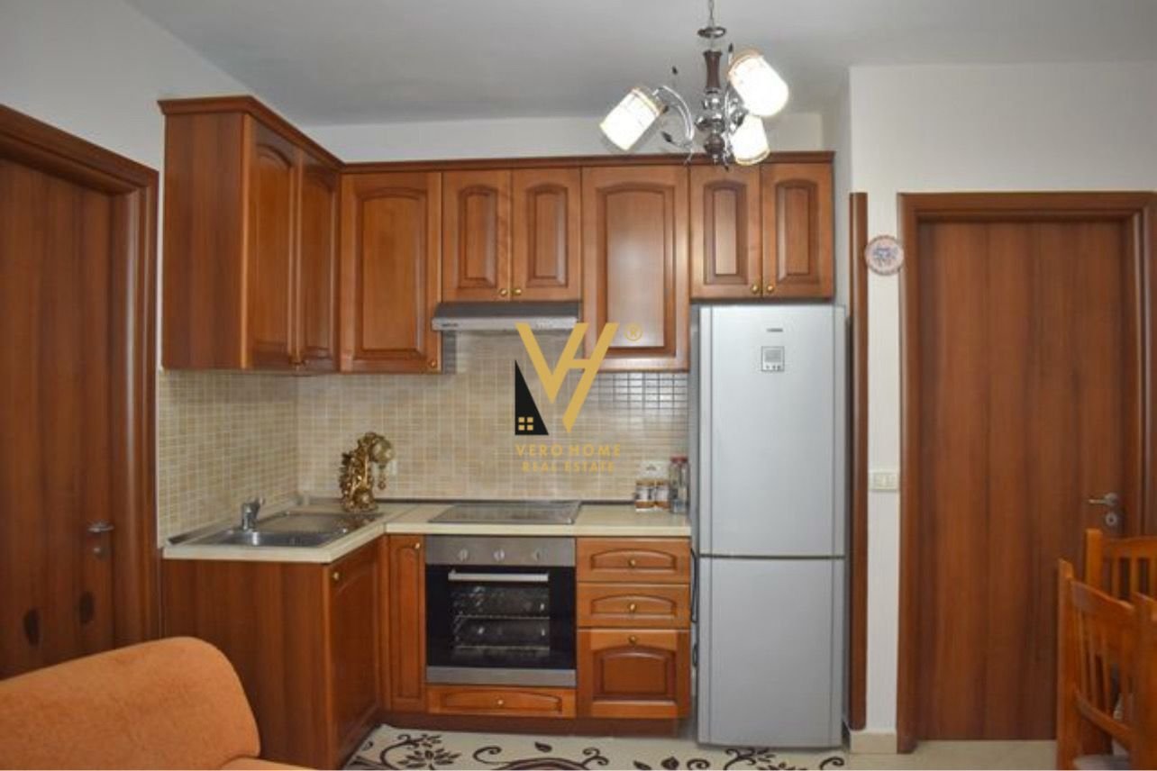 APARTAMENT 2+1+BLK ME QERA TE MINE PEZA 65.000 LEK