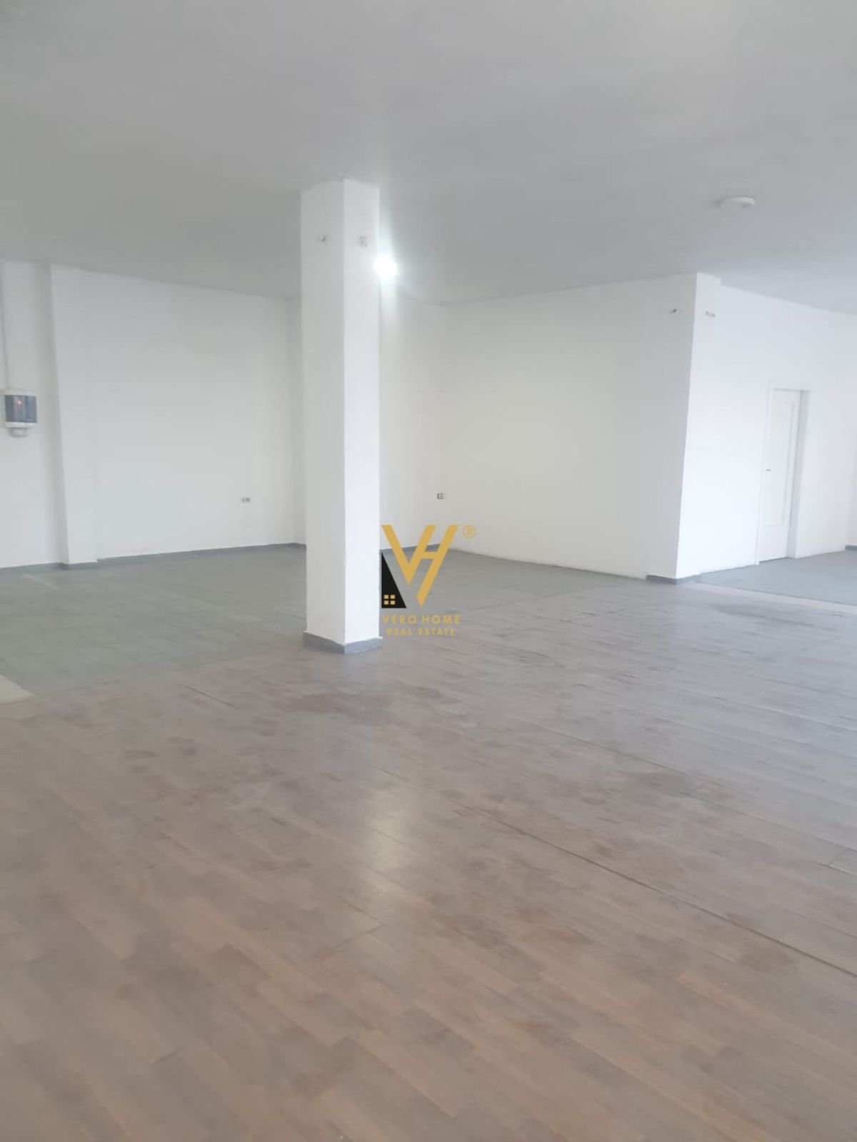 ZYRE 170 M2 ME QERA NE ASTIR 60.000 LEKE