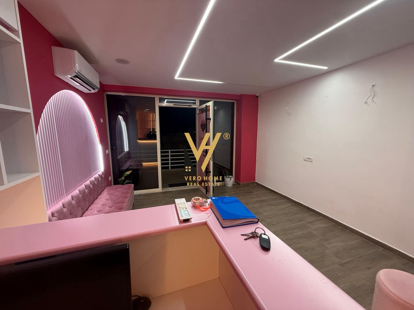 ZYRE 40 M2 ME QERA TE TOM DOSHI, SHKOZE 35.000 LEK