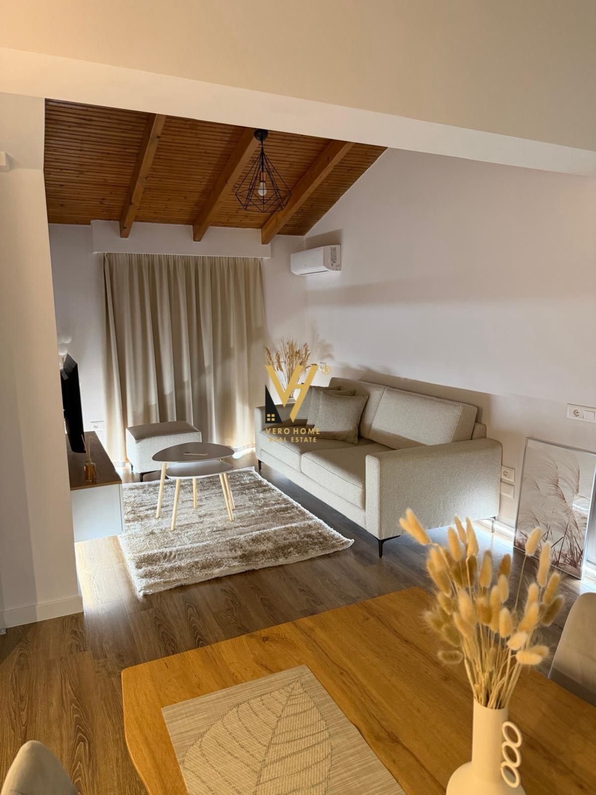 1+1+BLK ME QERA TE KOMUNA E PARISIT 85.000 LEKE