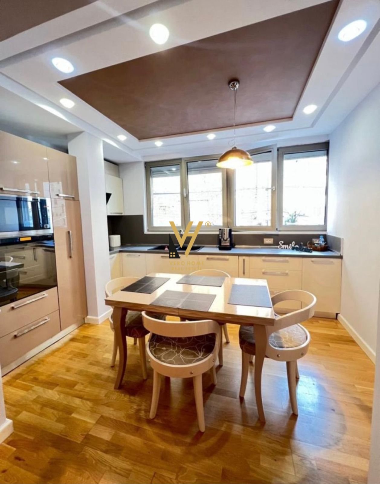 2+1 ME QIRA NE QENDER,RR.BARDHOK BIBA 1.200 EURO