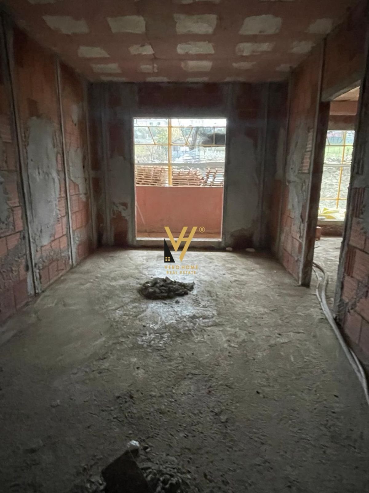 1+1 TE KOM.ALUJA, PASKUQAN 75.000 EURO