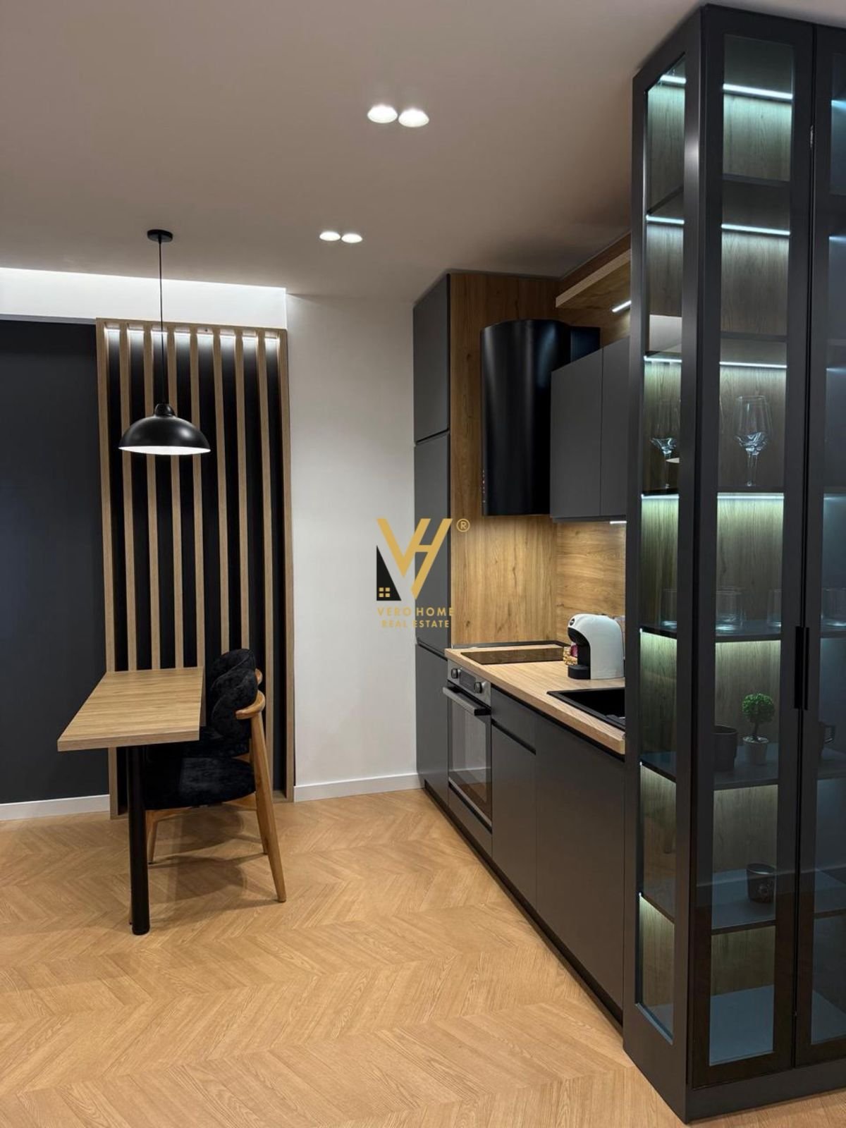 1+1+BLK ME QERA TE LIQENI ARTIFICIAL 1.000 EURO