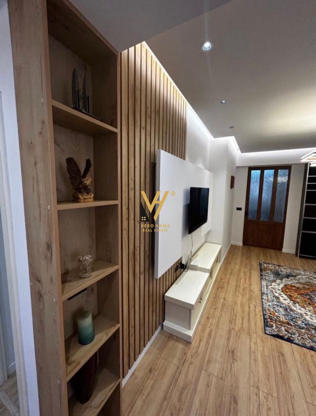 2+1+2 ME QIRA TE MYSLYM SHYRI 1.000 EURO