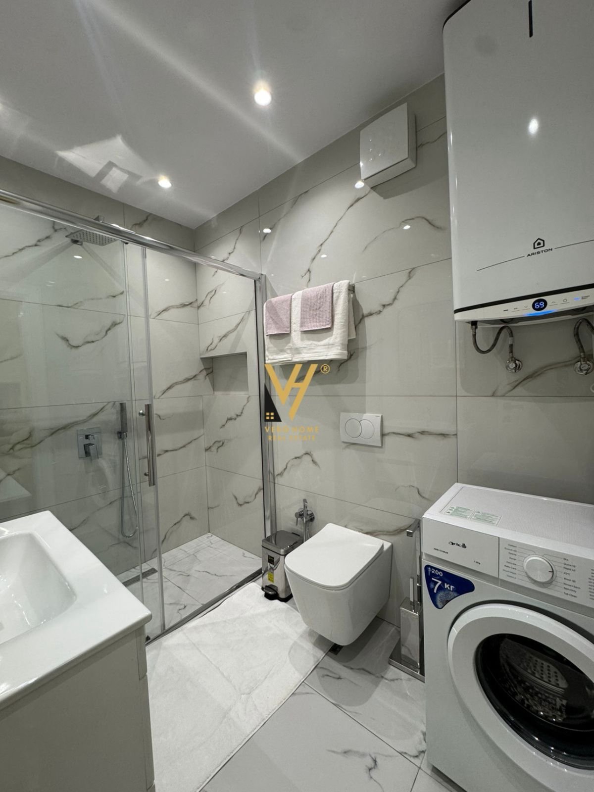 1+1+BLK ME QIRA NE LAPRAKE 70.000 LEKE