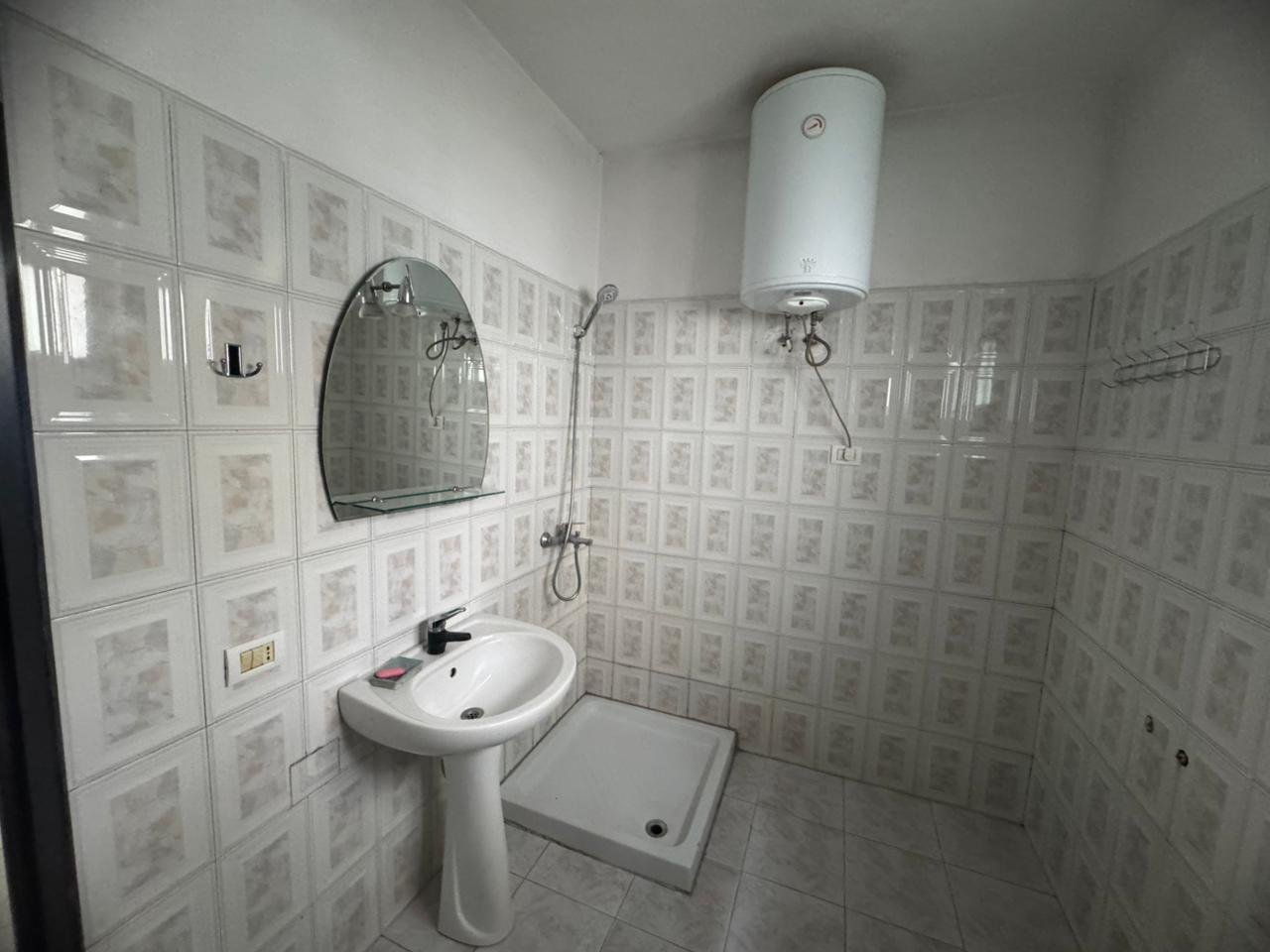 Jepet me Qira Apartament 2+1 – Astir – 400€ !