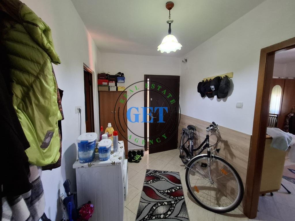 Shitet, Apartament 2+1, Tek Parku Vala, Durres.