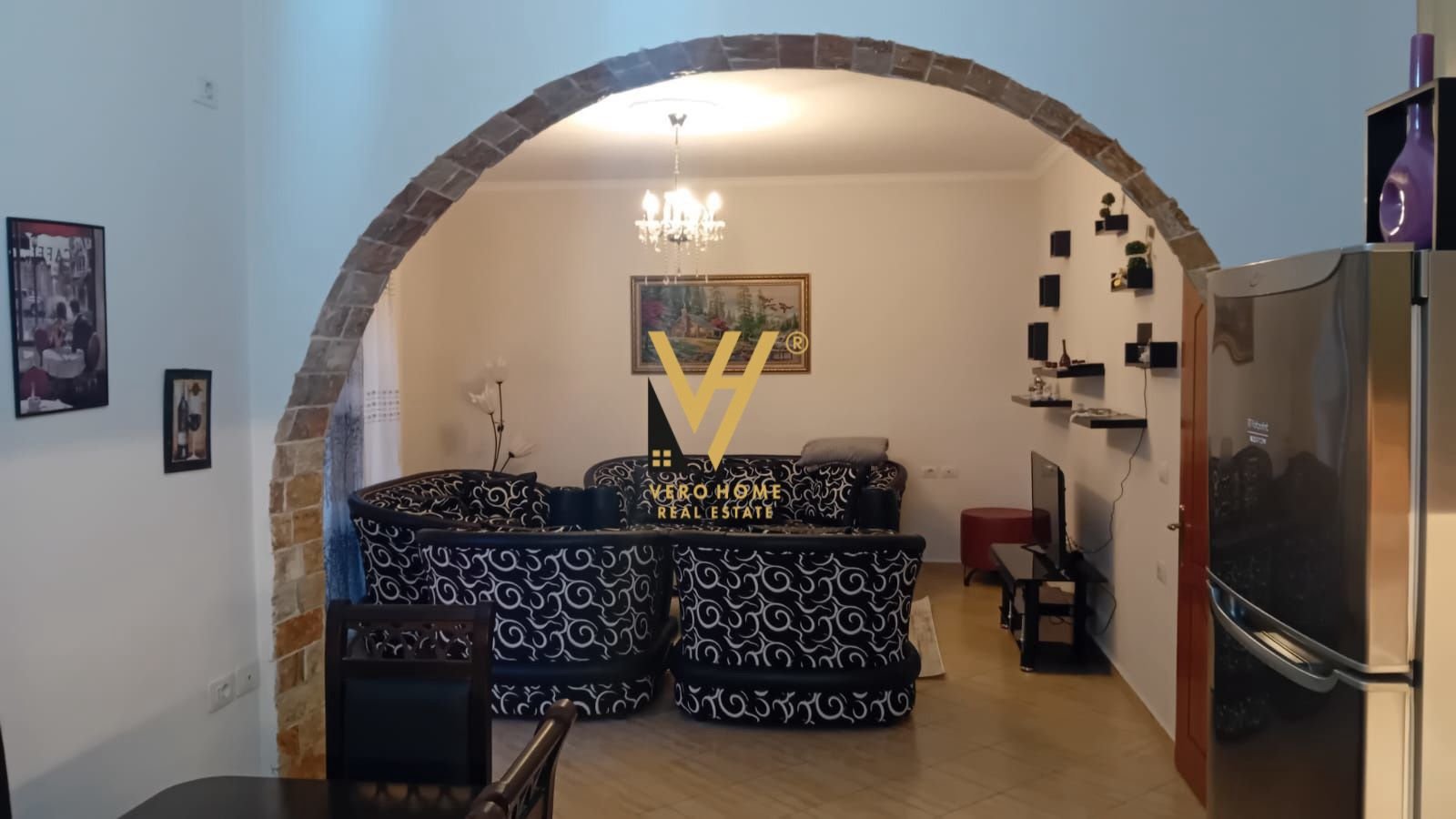 2+1+BLK ME QERA NE SAUK 40.000 LEKE