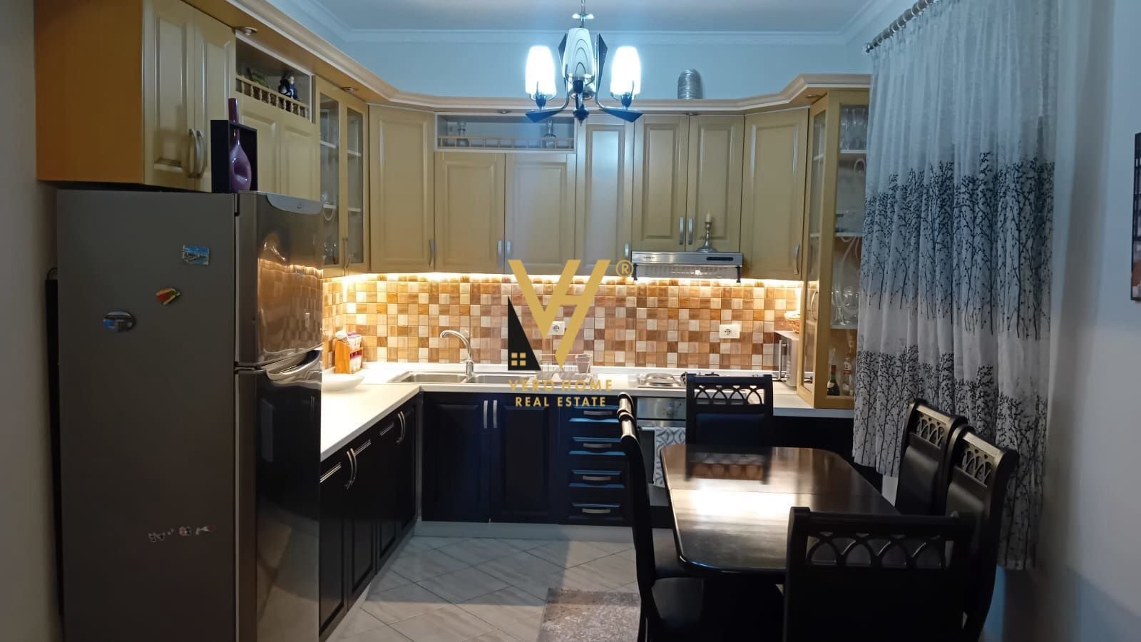 2+1+BLK ME QERA NE SAUK 40.000 LEKE