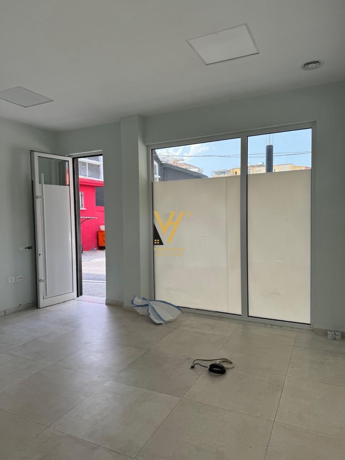 DYQAN 33 M2 ME QIRA TE KOMUNA E PARISIT 50.000 LEK