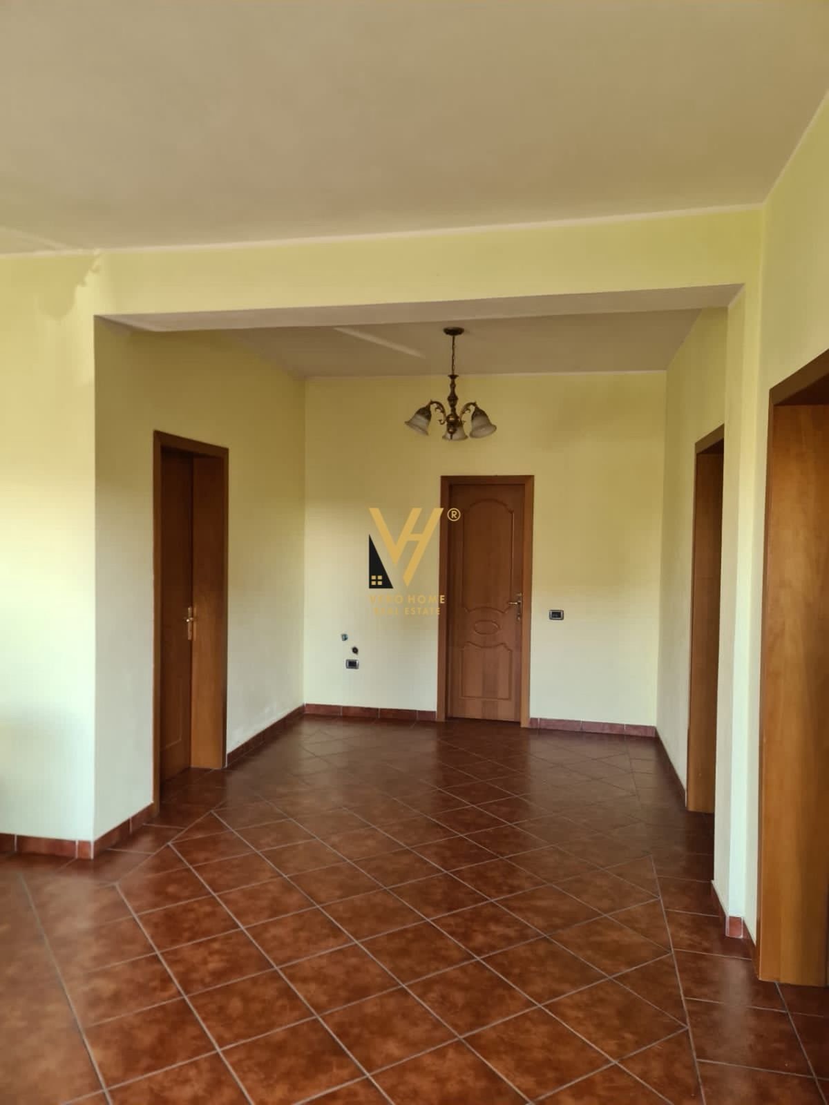 VILE 4 KATESHE TE SIRI KODRA 600.000 EURO