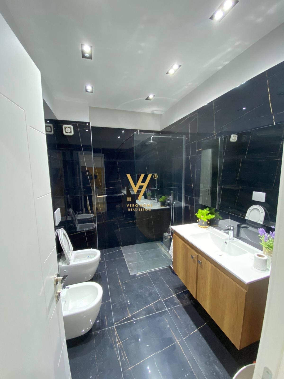 2+1+2+BLK TE KOMUNA E PARISIT 260.000 EURO