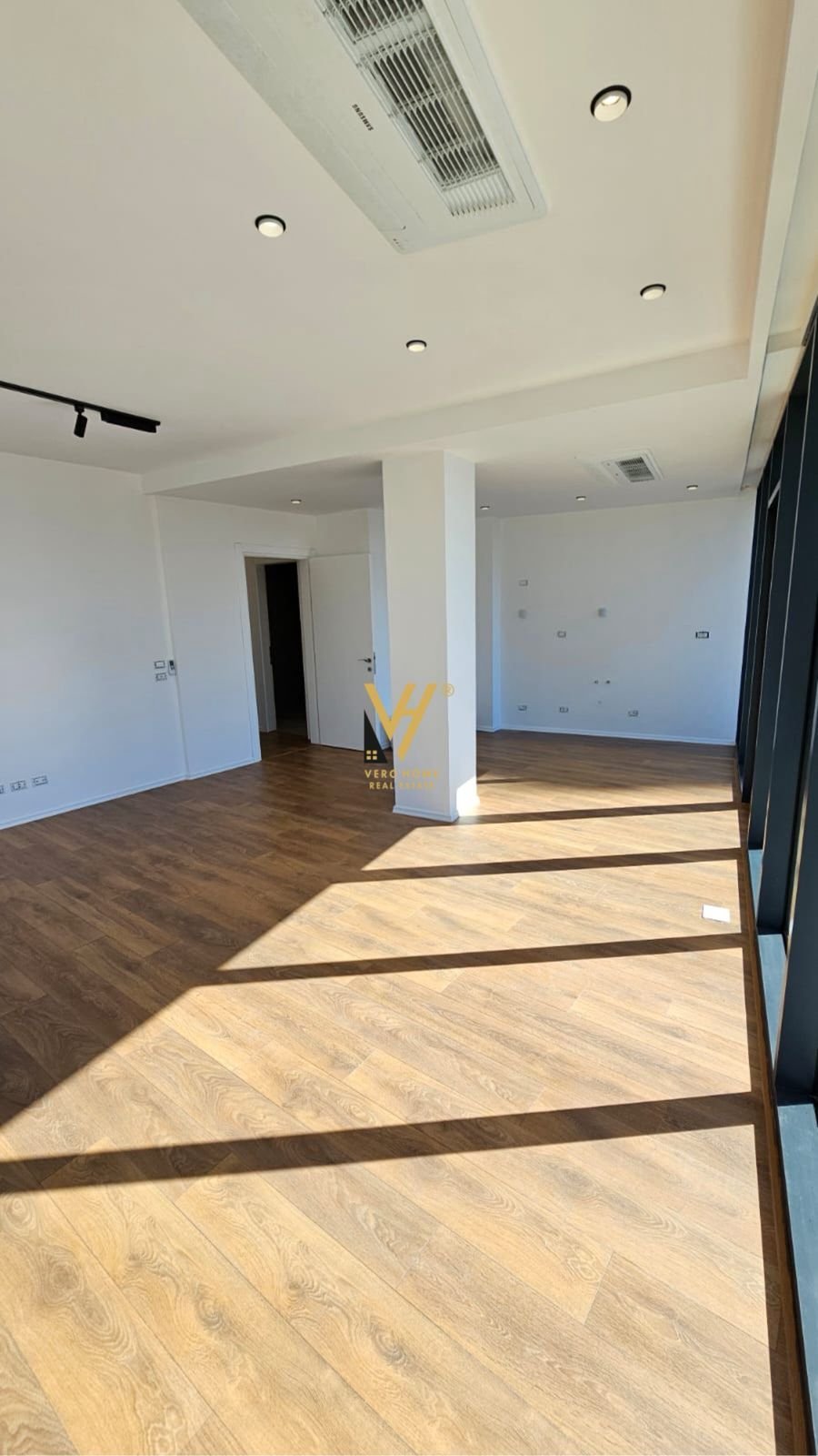 ZYRE 130 M2 TE LAKEVIEW RESIDENCE 1.700 EU