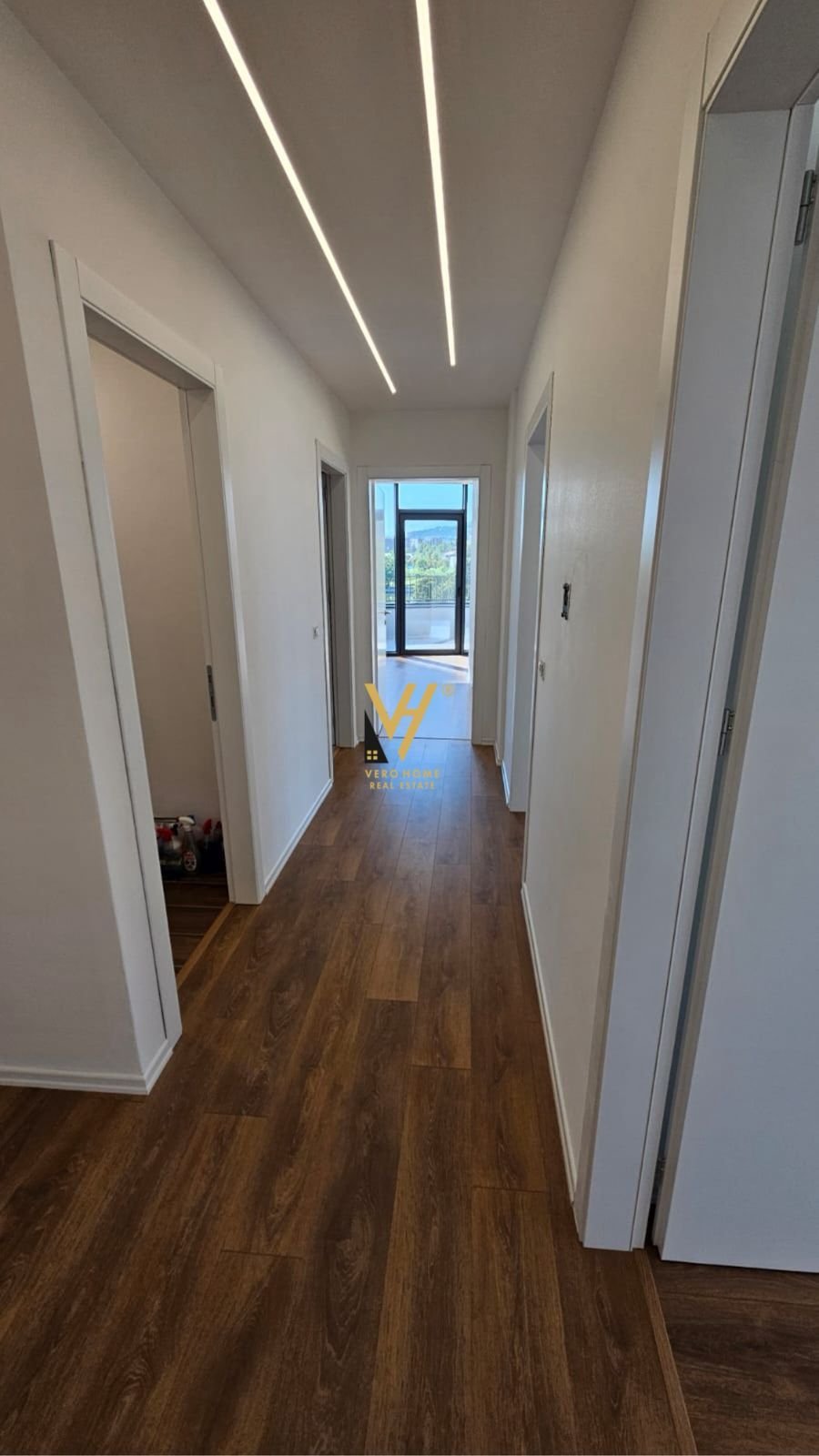 ZYRE 130 M2 TE LAKEVIEW RESIDENCE 1.700 EU