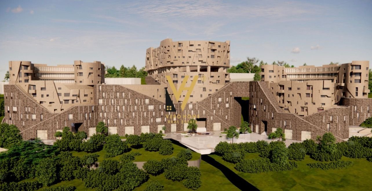 ZYRE 330 M2 TE STADIUMI AIR ALBANIA 16.500 EURO