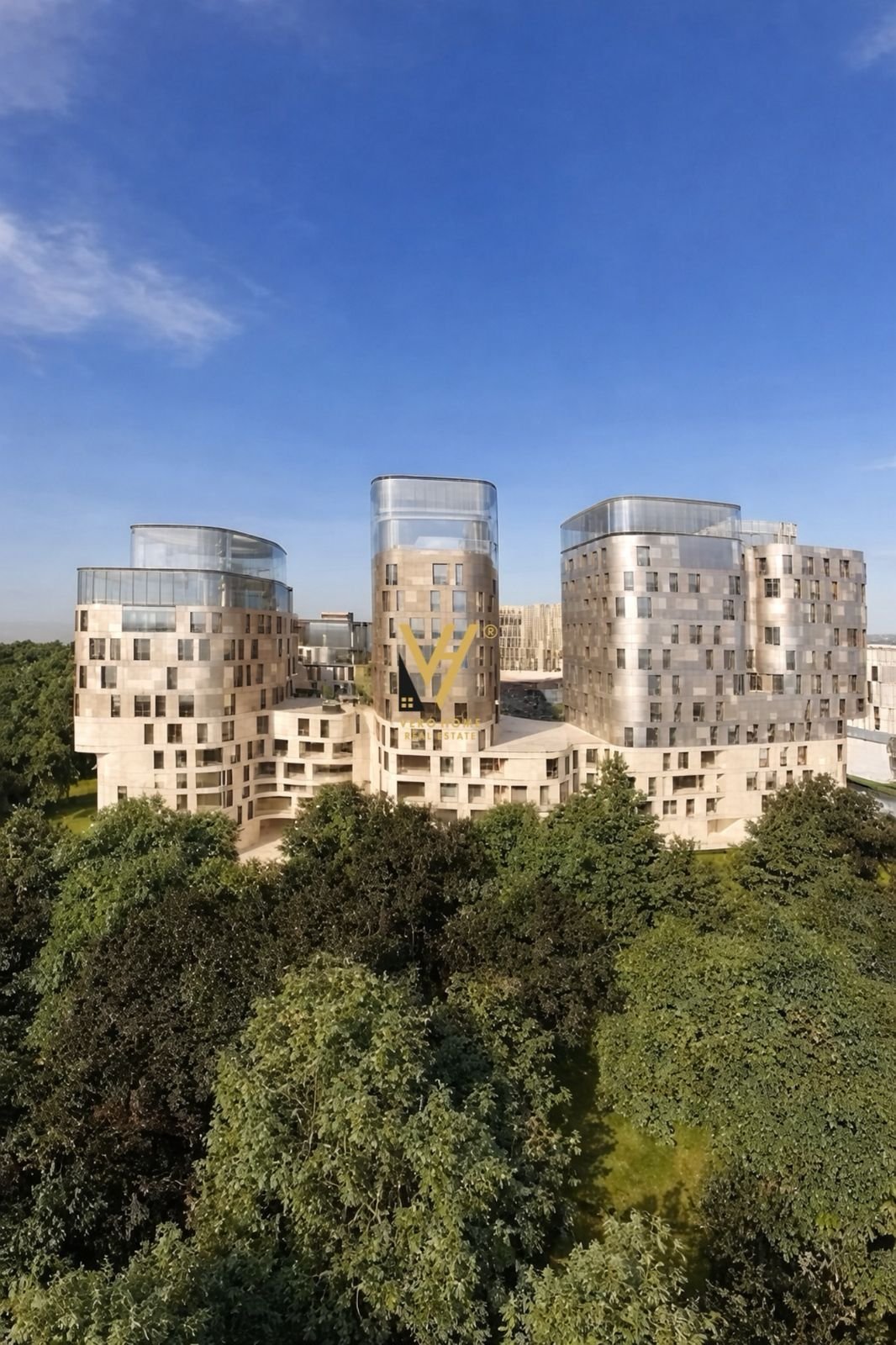 ZYRE 810 M2 TE STADIUMI AIR ALBANIA 40.500 EURO