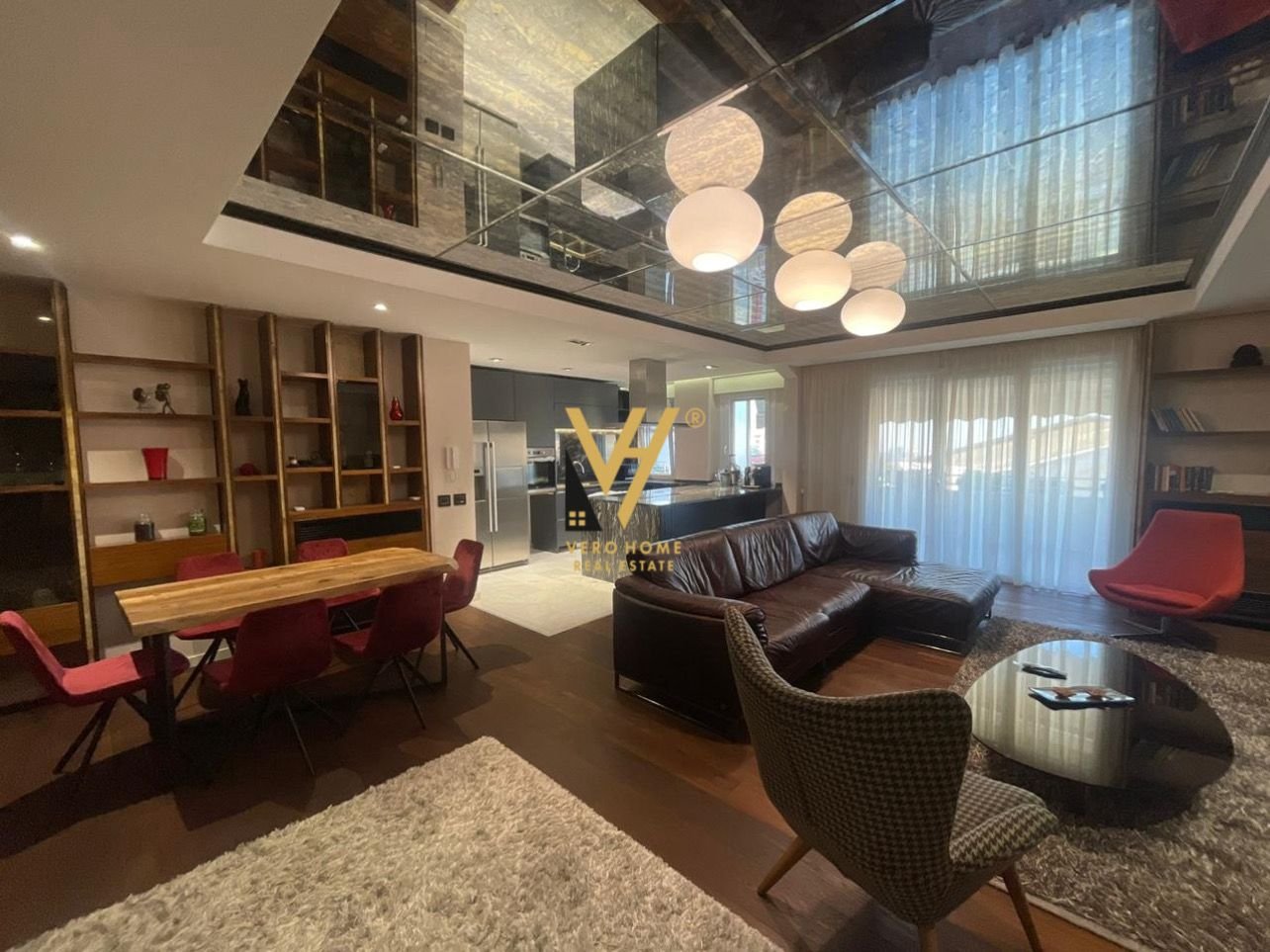 APARTAMENT 3+1+2 TE KOPSHTI BOTANIK 1.500 EURO
