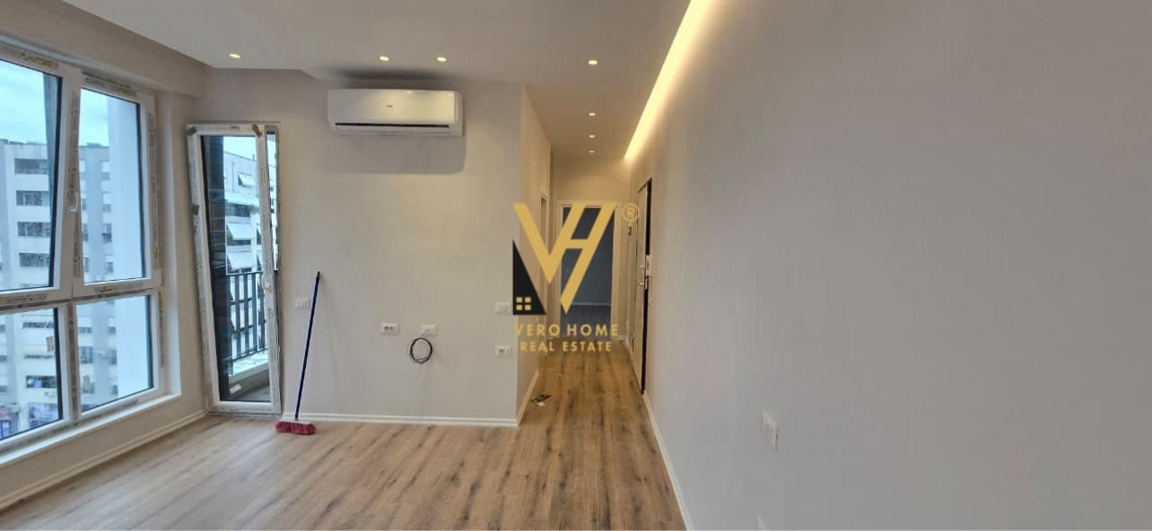 ZYRE 60 M2 ME QIRA TE KOMUNA E PARISIT 700 EURO