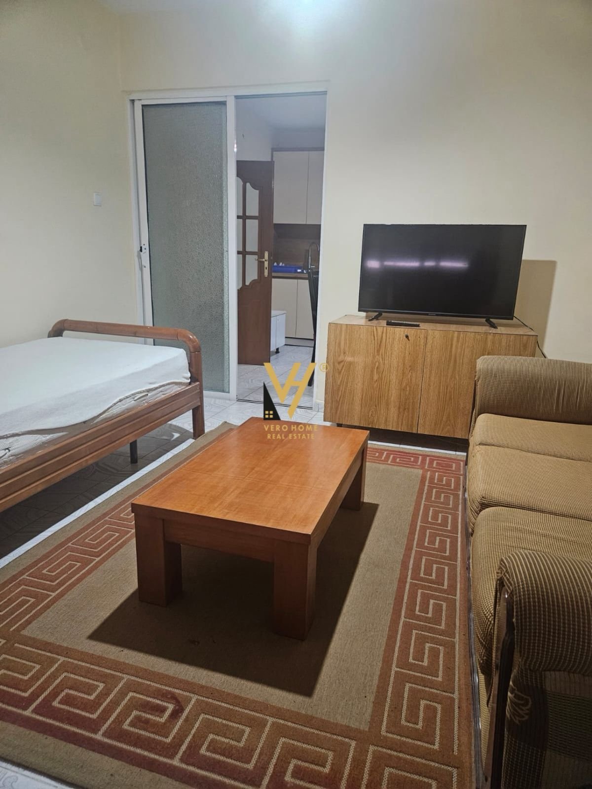 1+1+ANEKS ME QIRA TE ISH PARKU 40.000 LEKE