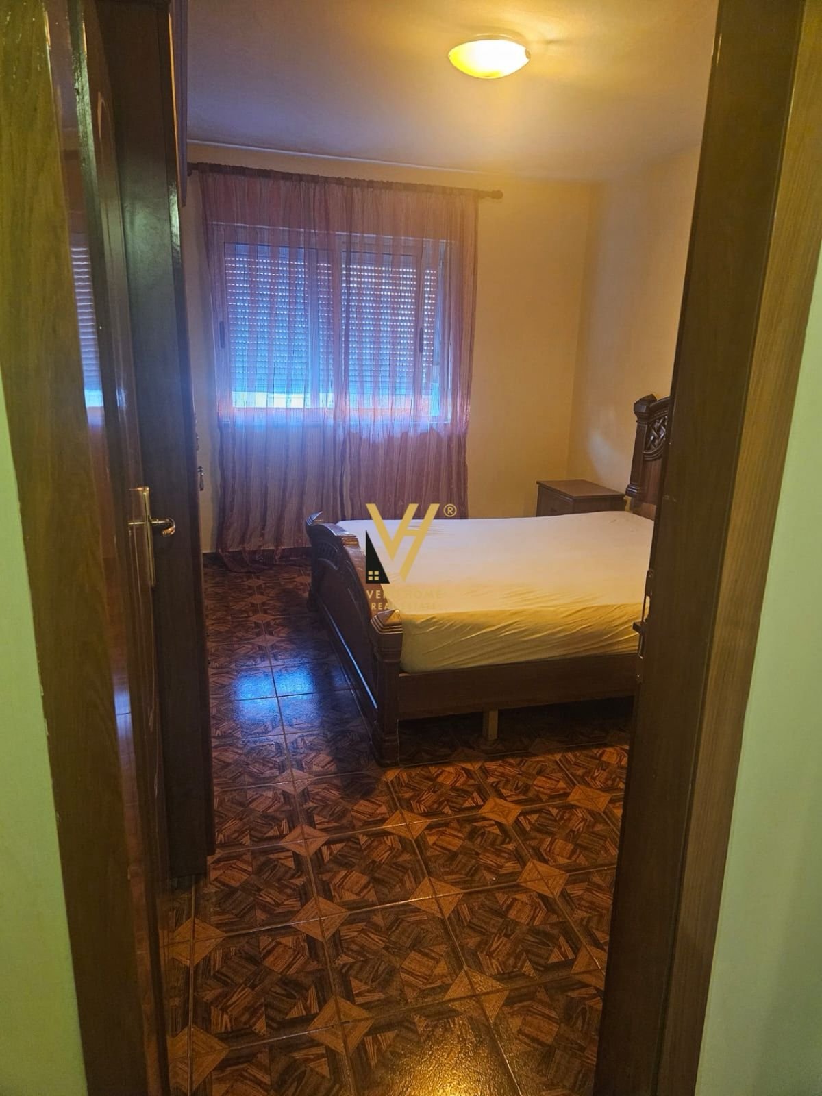 1+1+ANEKS ME QIRA TE ISH PARKU 40.000 LEKE