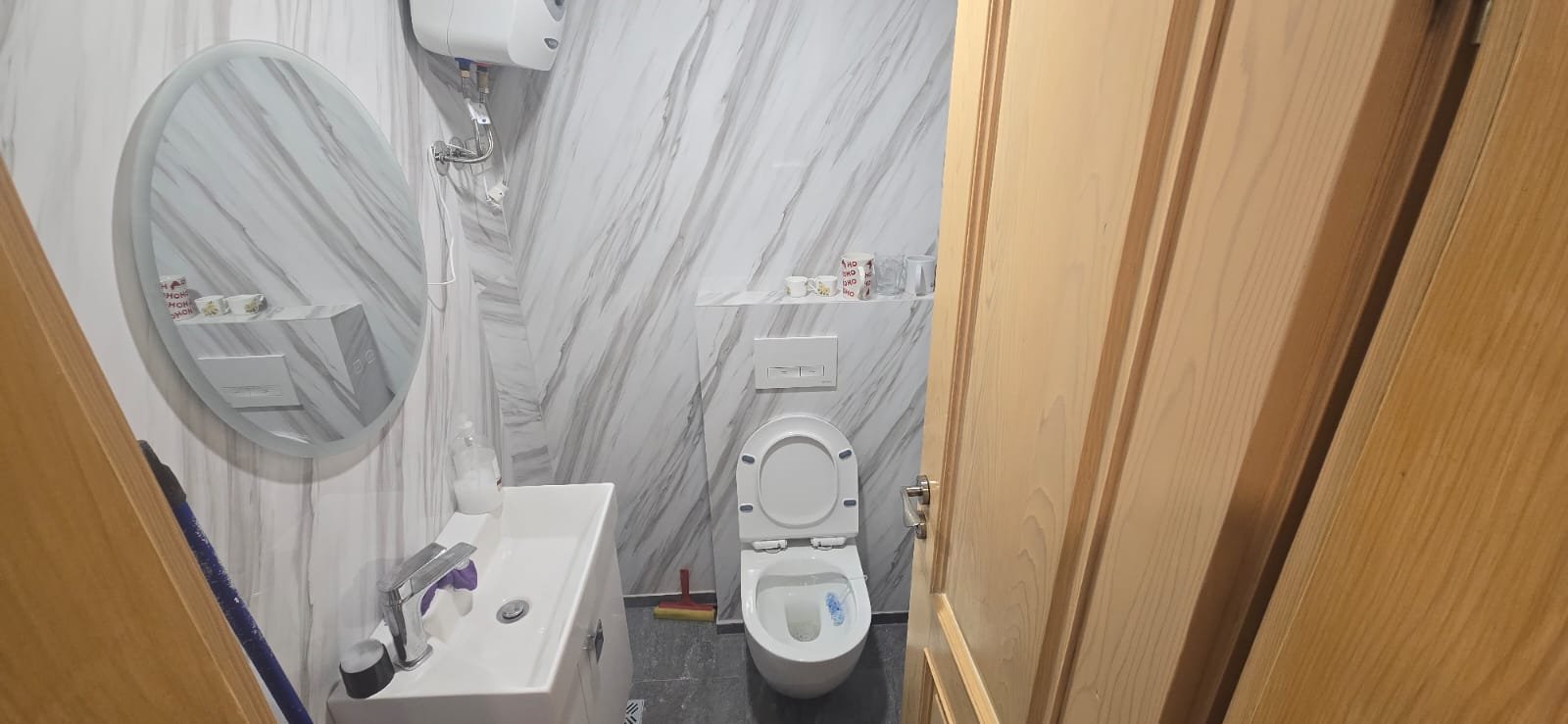 Shitet ambjent per zyrta