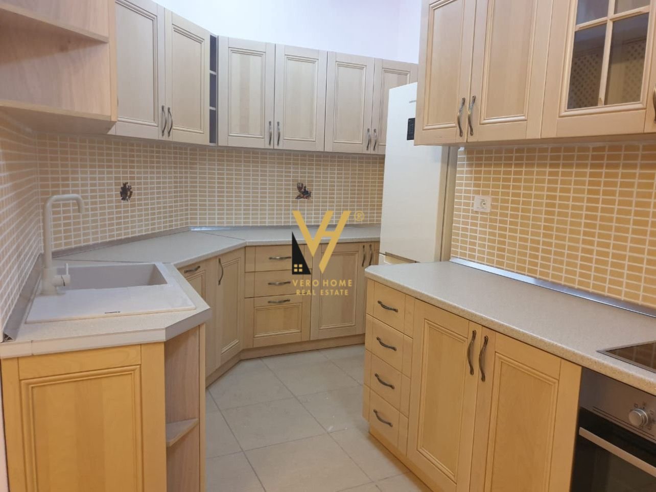 3+1+3+3BLK TE LIQENI I THATE350.000 EURO