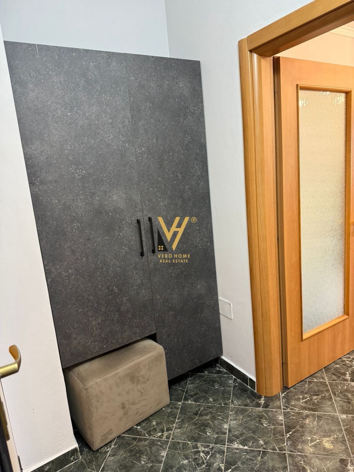 2+1+2+BLK ME QIRA TE RRUGA ELBASANIT 750 EURO