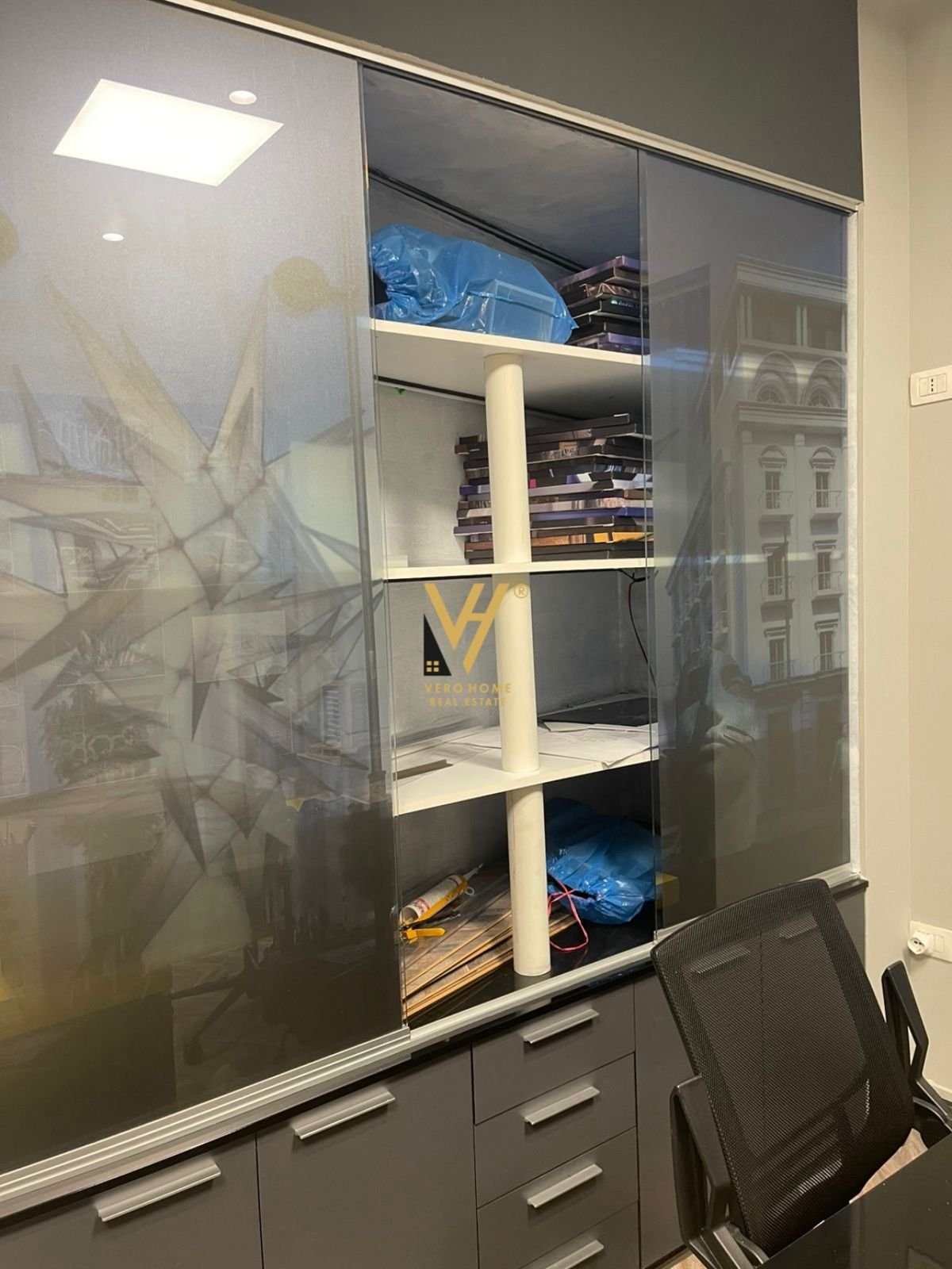 ZYRE 24 M2 TE MYSLYM SHYRI 88.000 EURO