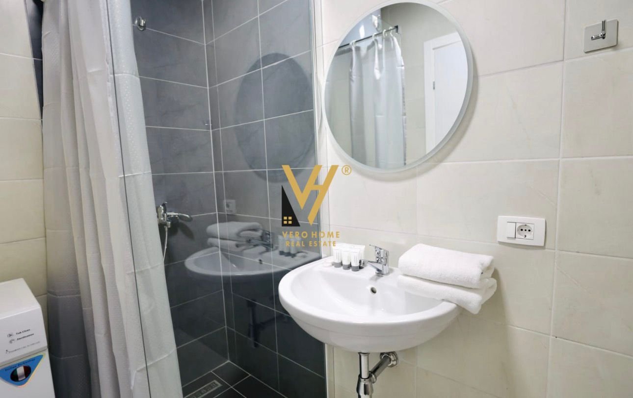 2+1+2 ME QIRA TE KOMUNA E PARISIT 1.100 EURO