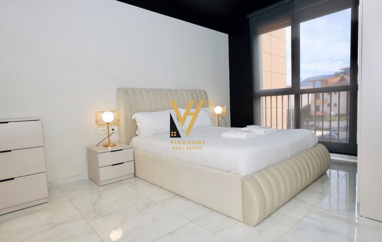 2+1+2 ME QIRA TE KOMUNA E PARISIT 1.100 EURO