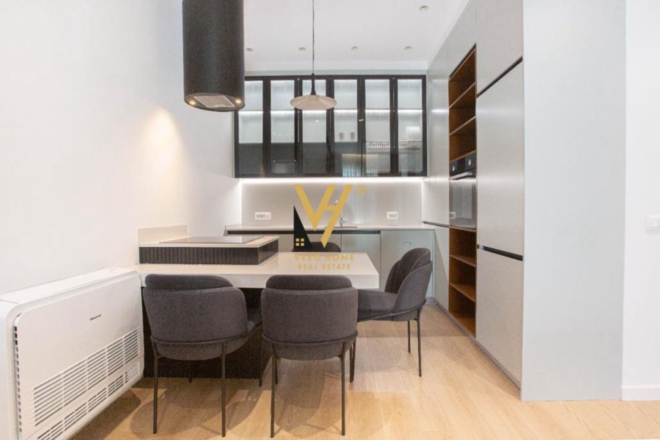 1+1 ME QERA TE SQUARE 21 900 EURO