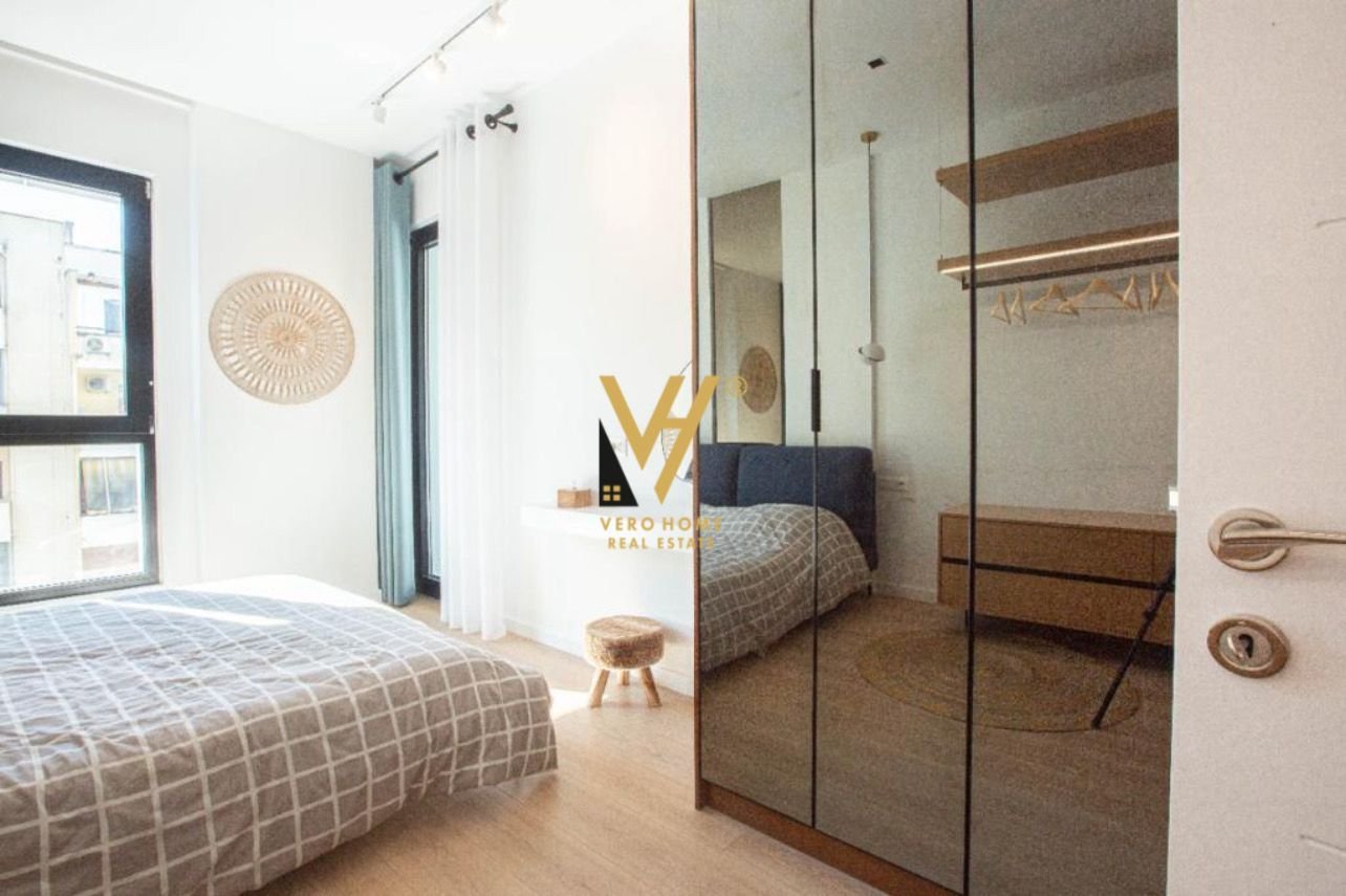 1+1 ME QERA TE SQUARE 21 900 EURO