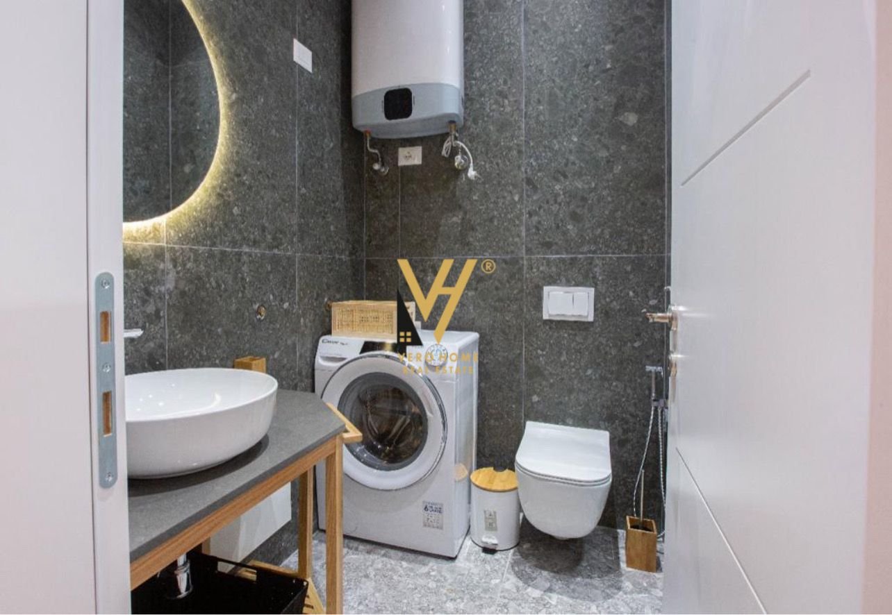 1+1 ME QERA TE SQUARE 21 900 EURO