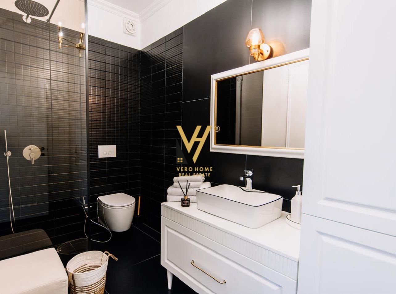 1+1+BLK ME QERA TE VILA L, ASTIR 600 EURO