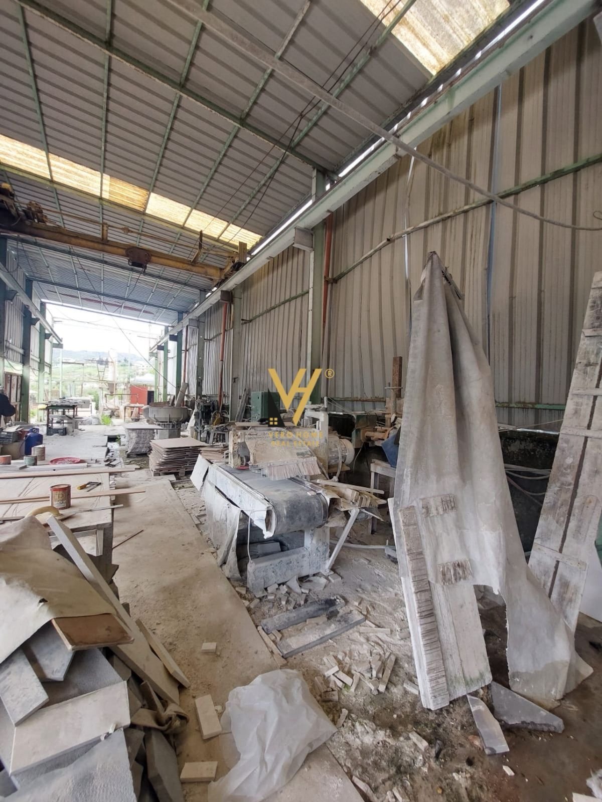 MAGAZINE+TRUALL 2.800 M2 NE VORE 84.000.000 LEKE