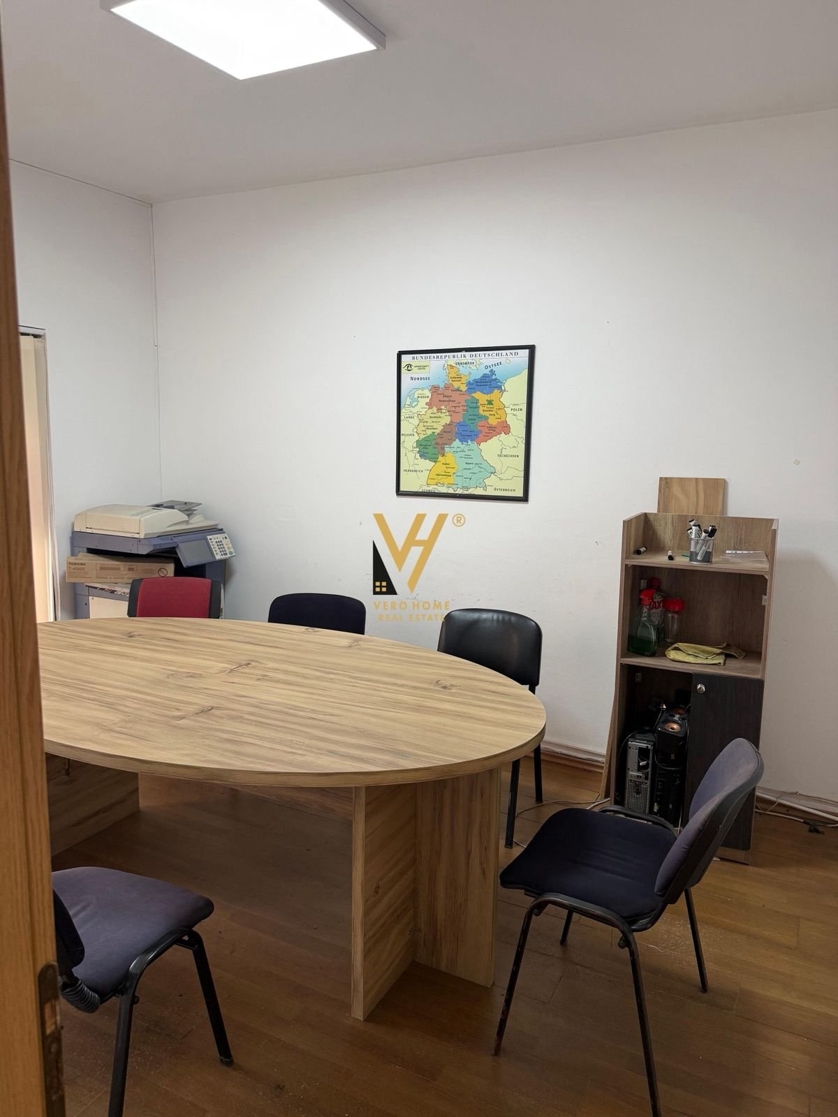 ZYRE 60 M2 ME QIRA TE RRUGA E ELBASANIT 50.000 LEK