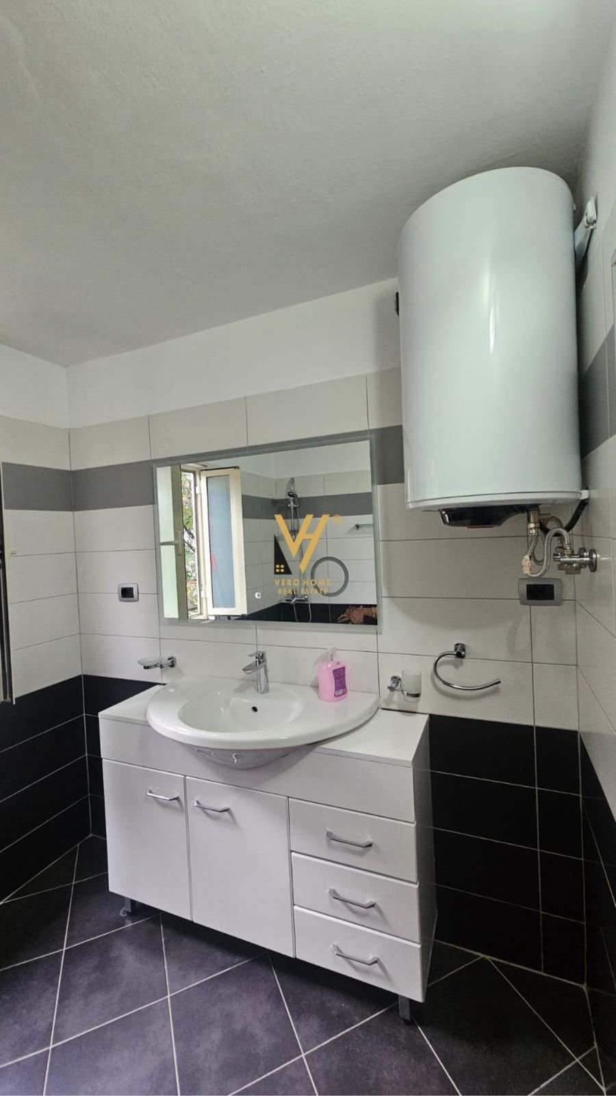 2+1+BLK ME QIRA TE RR.SOTIR PECI 70.000 LEKE