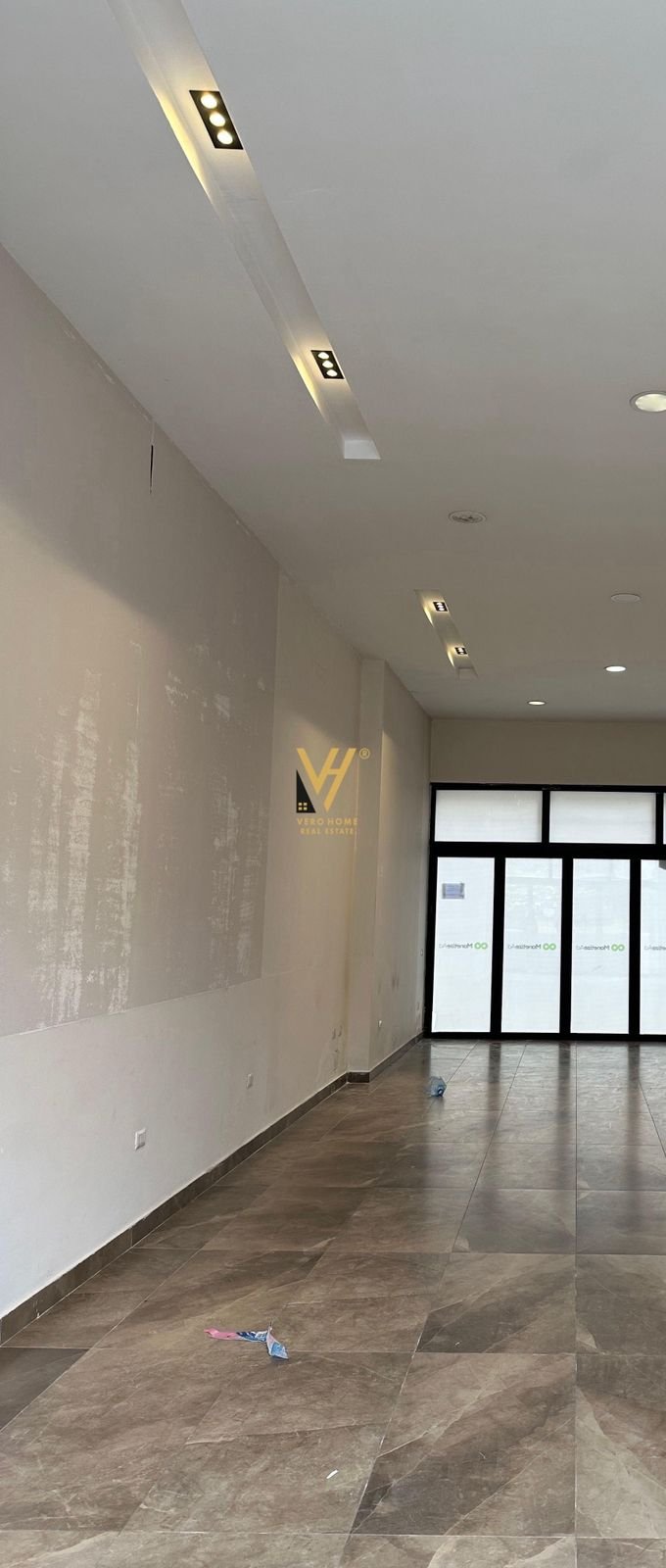 AMBIENT 90 M2 TE RR.FROSINA PLAKU 90.000 LEKE