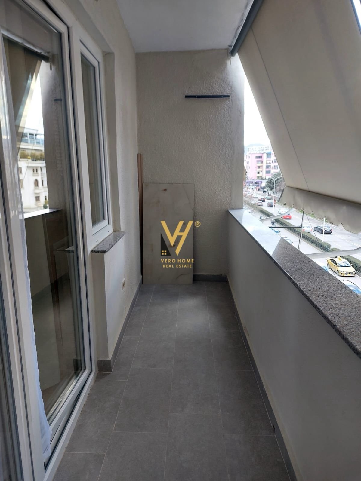 2+1 ME QERA TE 21 DHJETORI 70.000 LEKE