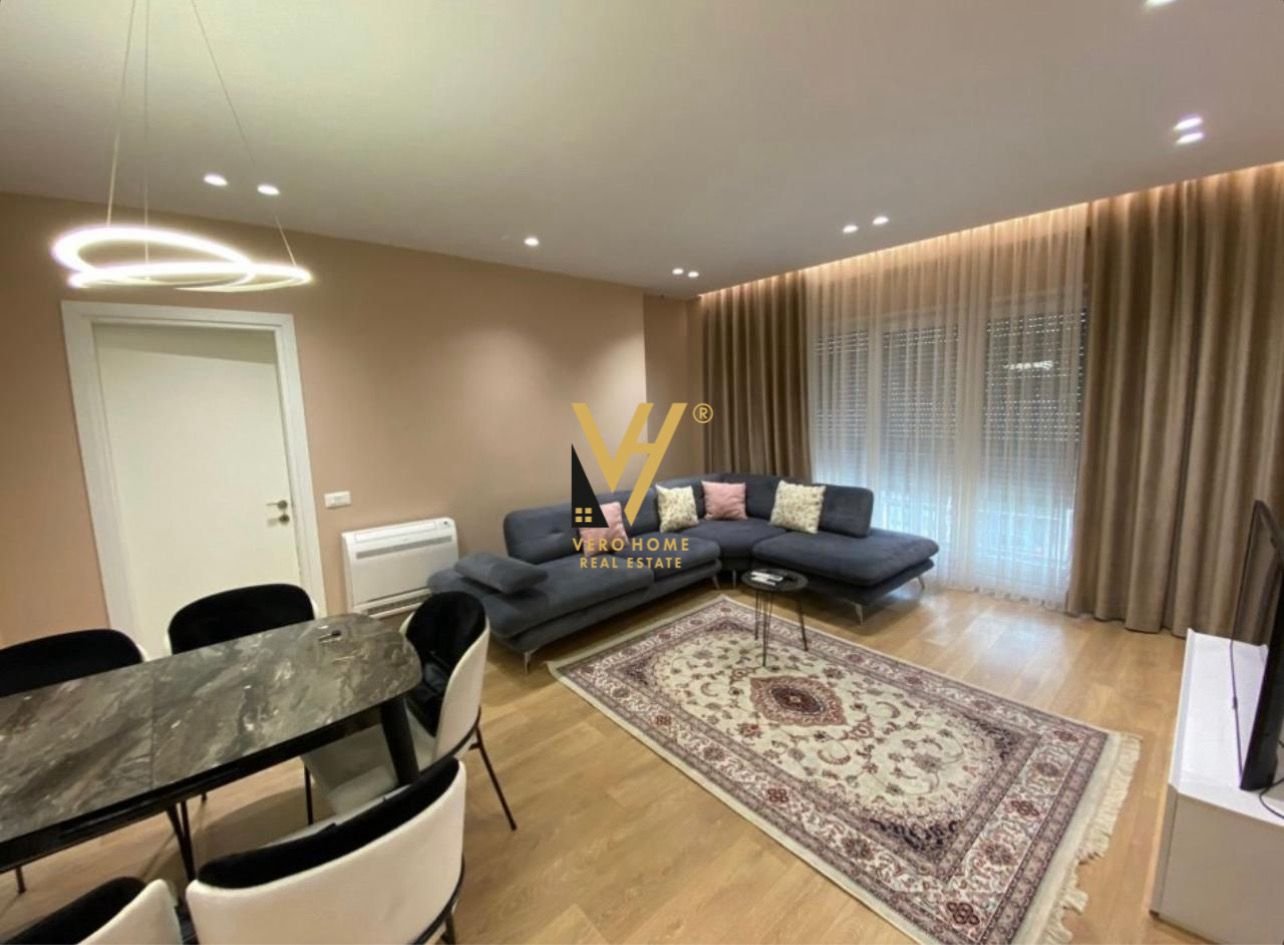 2+1+2+BLK ME QIRA TE RRUGA E DIBRES 800 EURO