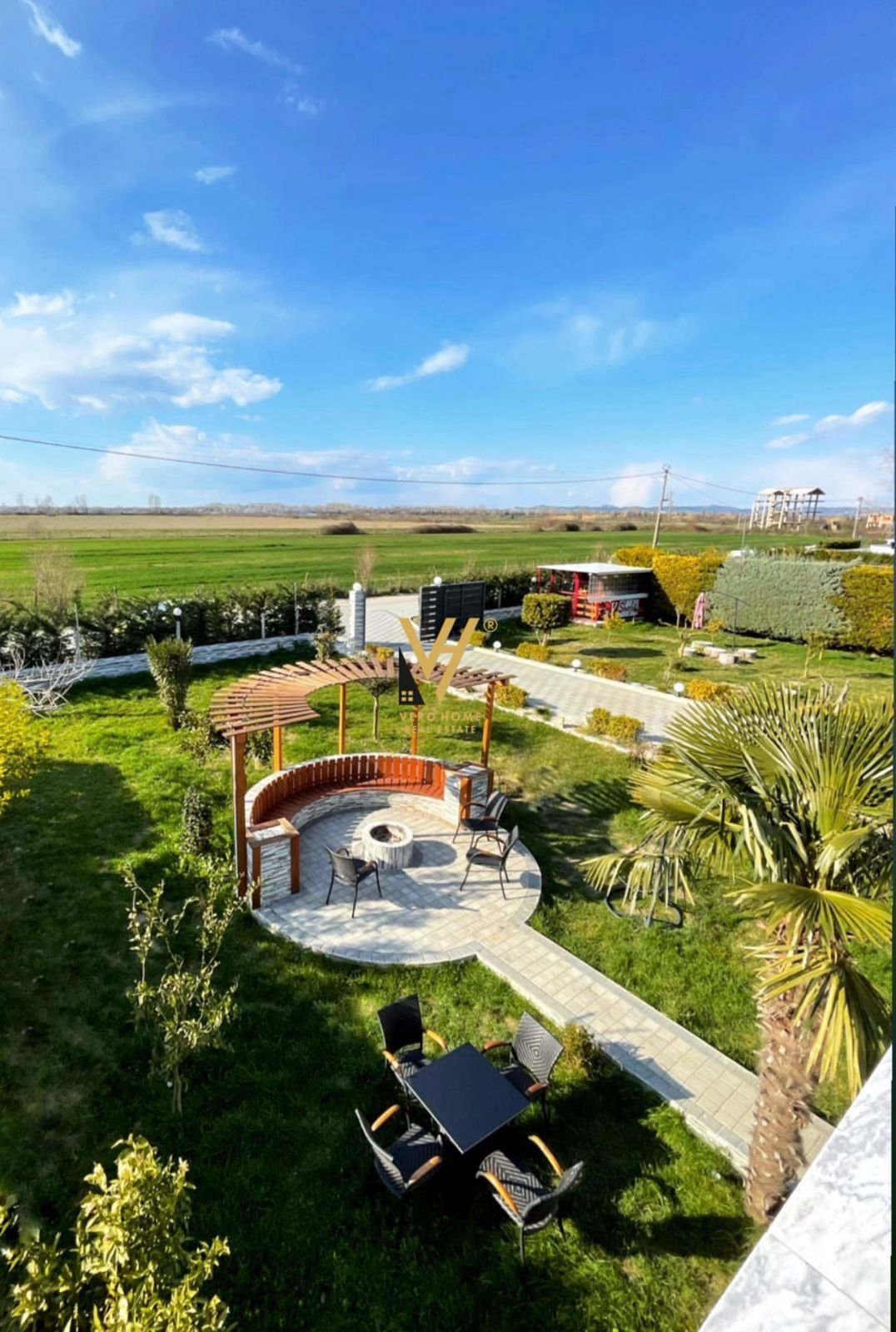 VILE DY KATESHE NE RRUSHKULL, SUKTH 721.000 EURO