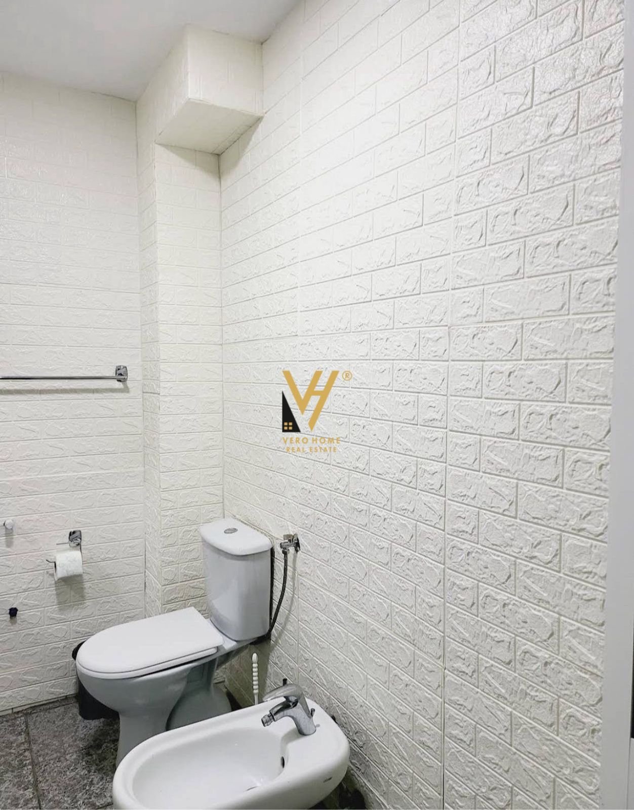 1+1 ME QIRA TE SHKOLLA E KUQE 65.000 LEKE