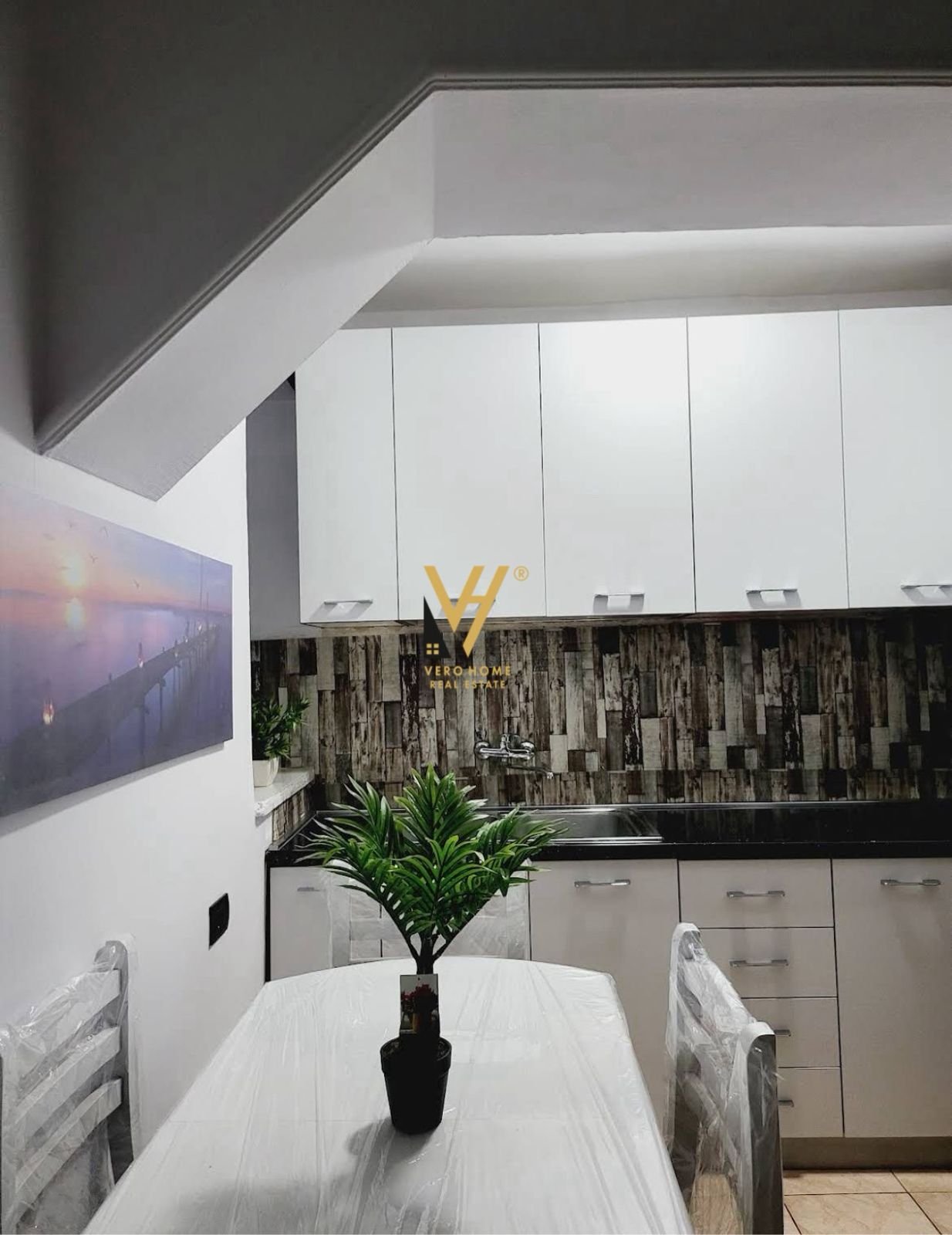 1+1 ME QIRA TE SHKOLLA E KUQE 65.000 LEKE