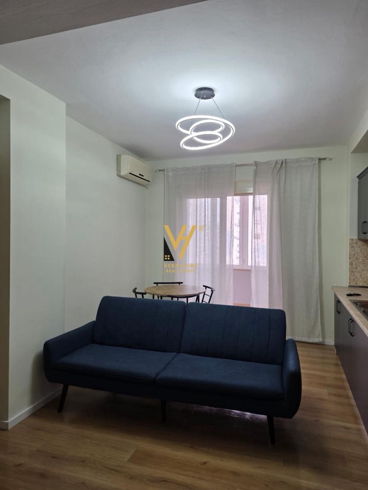 1+1 ME QIRA TE KOMUNA E PARISIT 60.000 LEKE