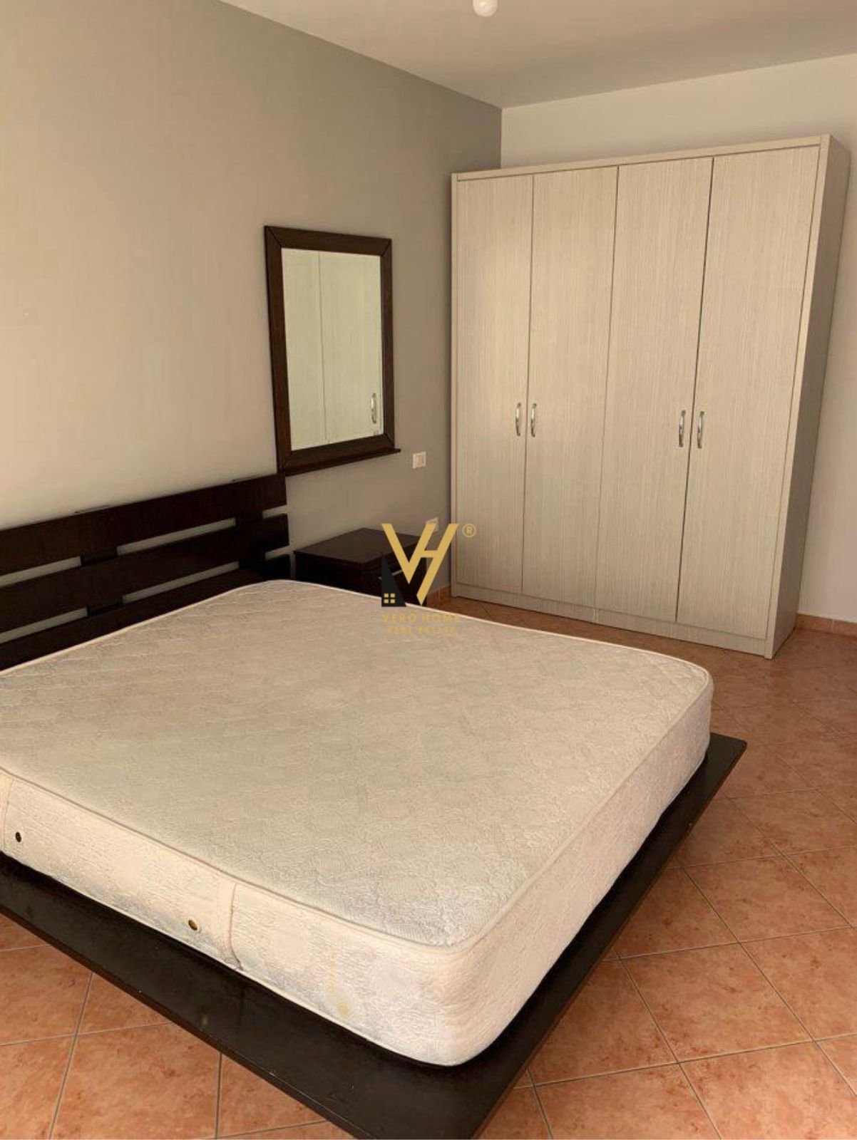 2+1+BLK ME QIRA TE KOMUNA E PARISIT 70.000 LEKE