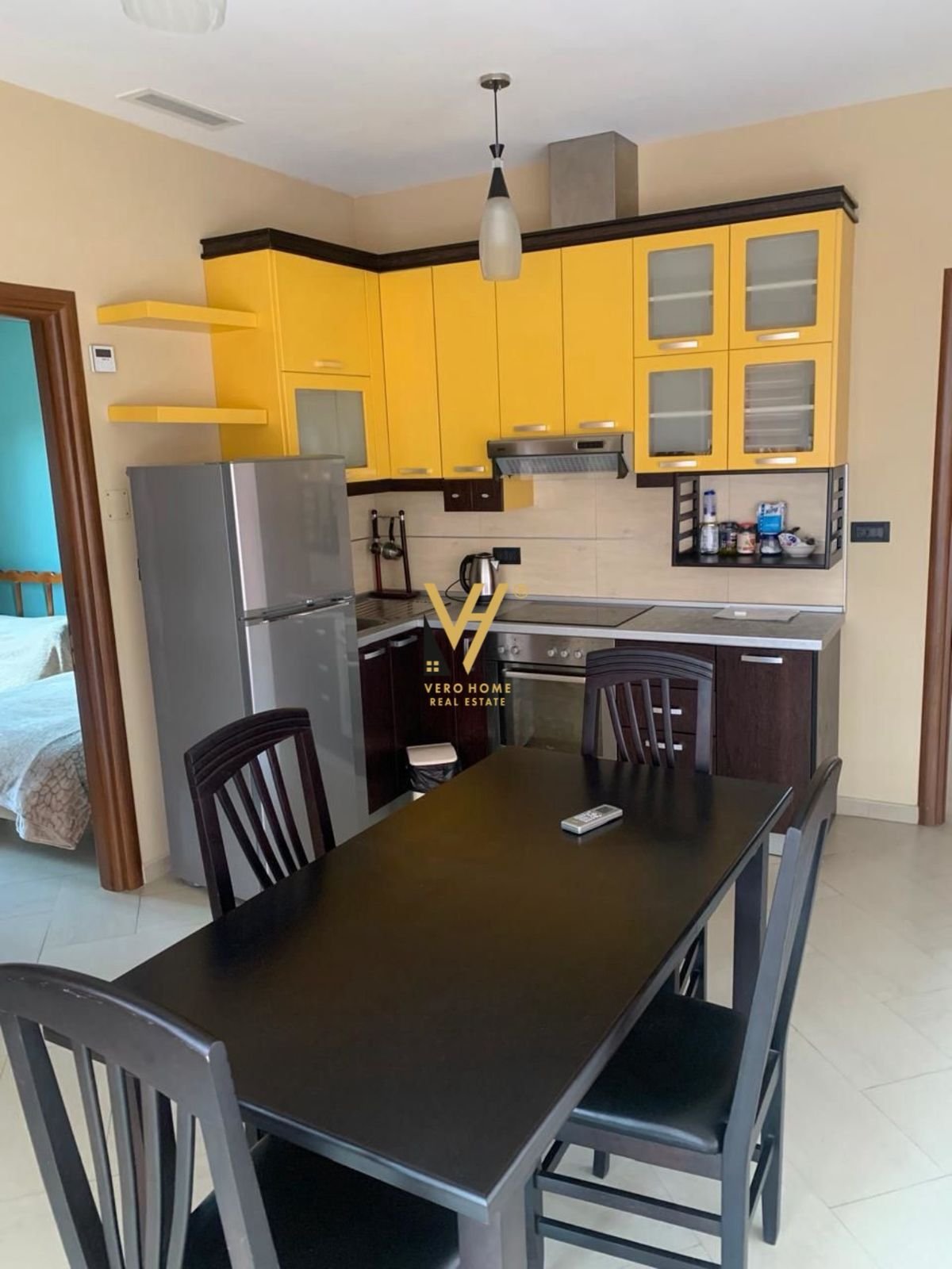 3+1+BLK ME QERA TE STACIONIT I TRENIT 50.000 LEKE