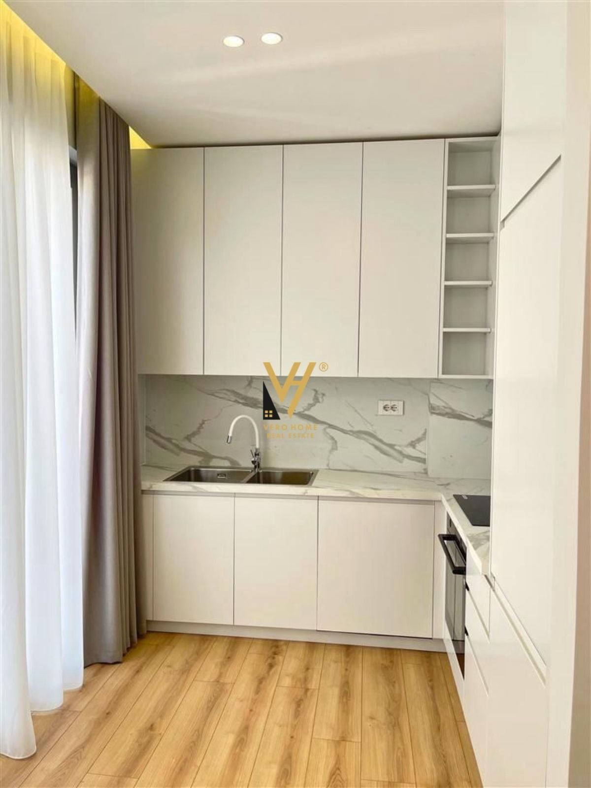 1+1+BLK ME QERA TE LIQENI THATE 1.250 EURO